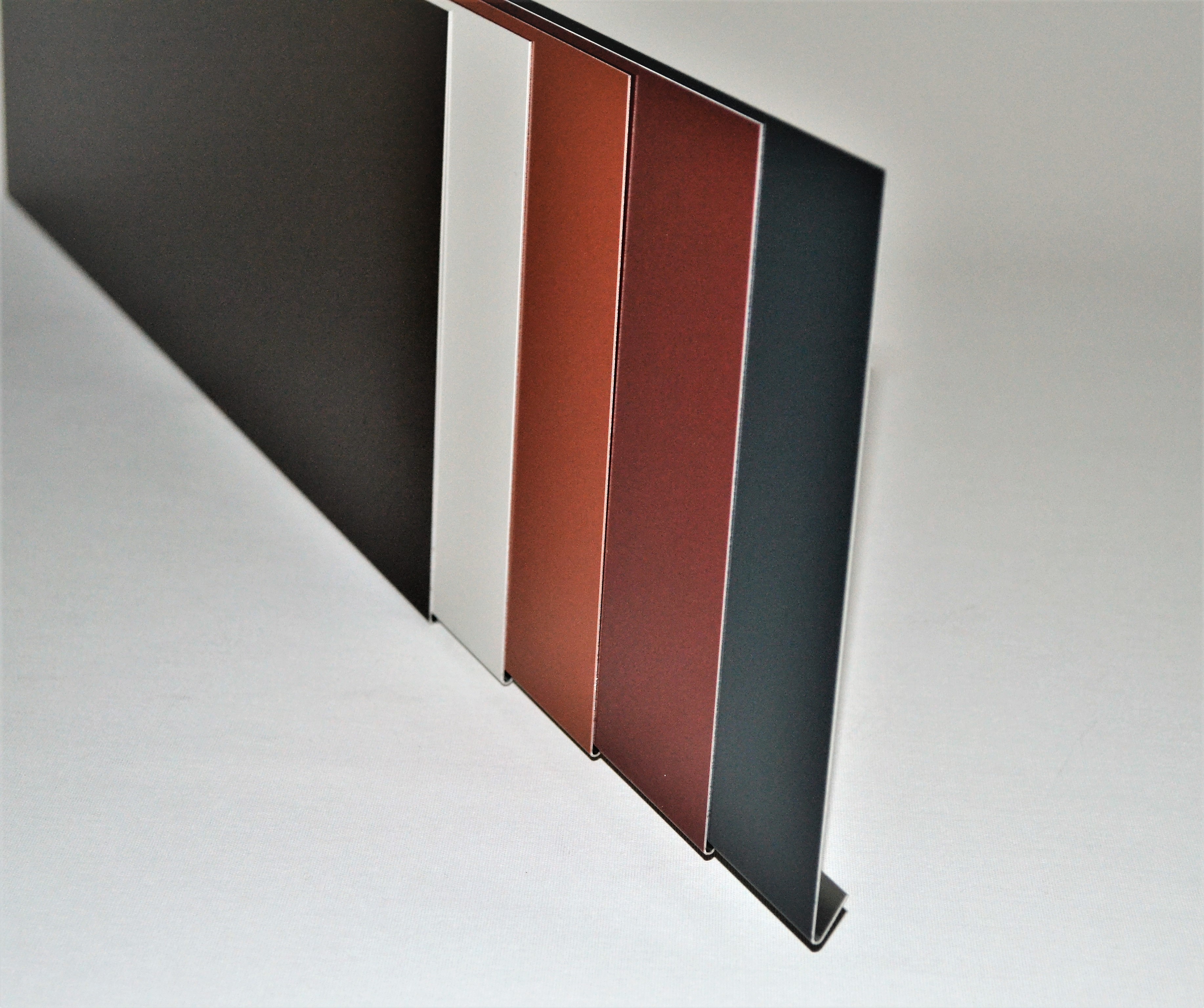 1m Ortgangblende Dachblende Windbrett Ortblende Ortgangbrettverkleidung Aluminium farbig (Form A)